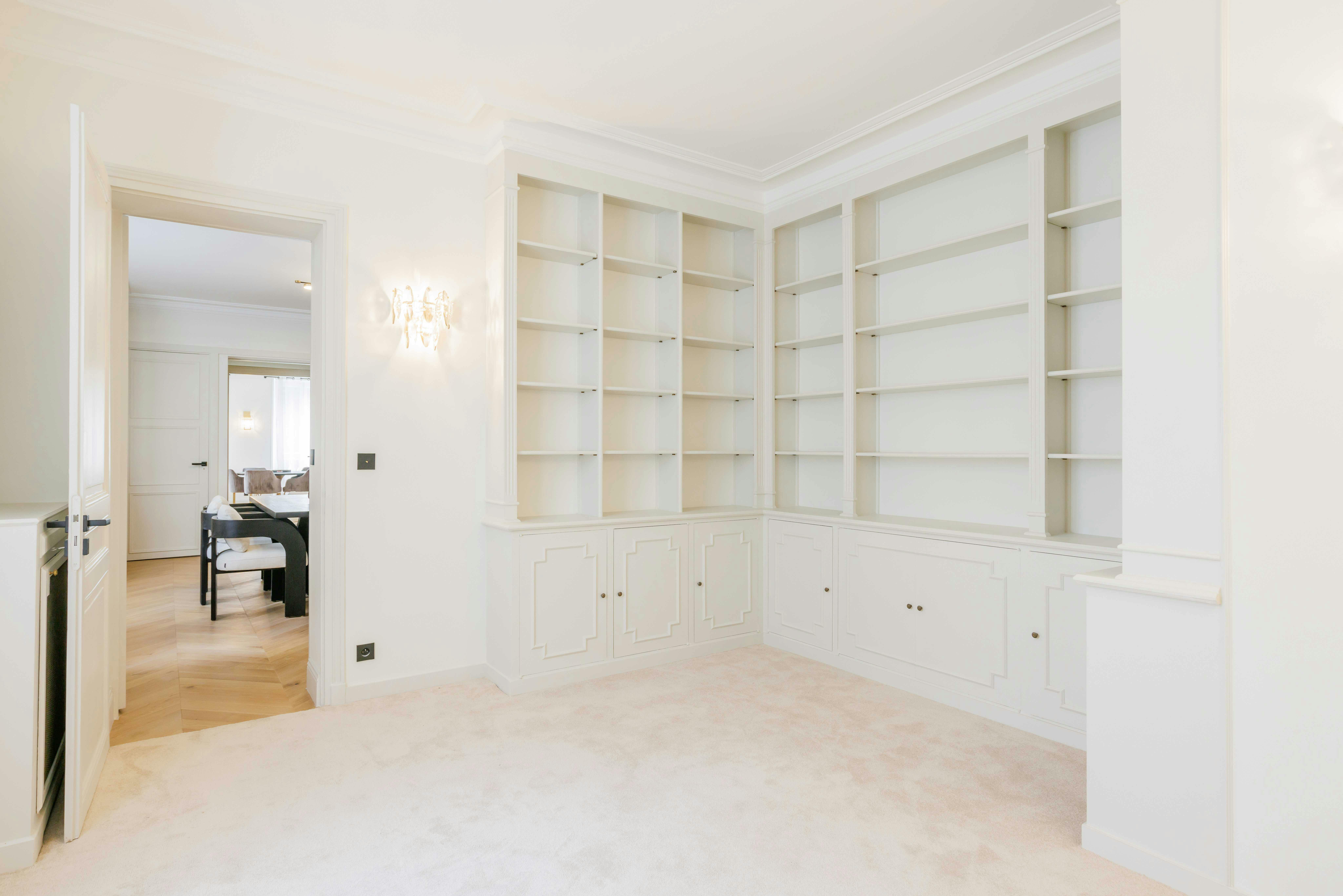 Apartment for rent for €10,260 per month in Paris, Avenue Georges Mandel