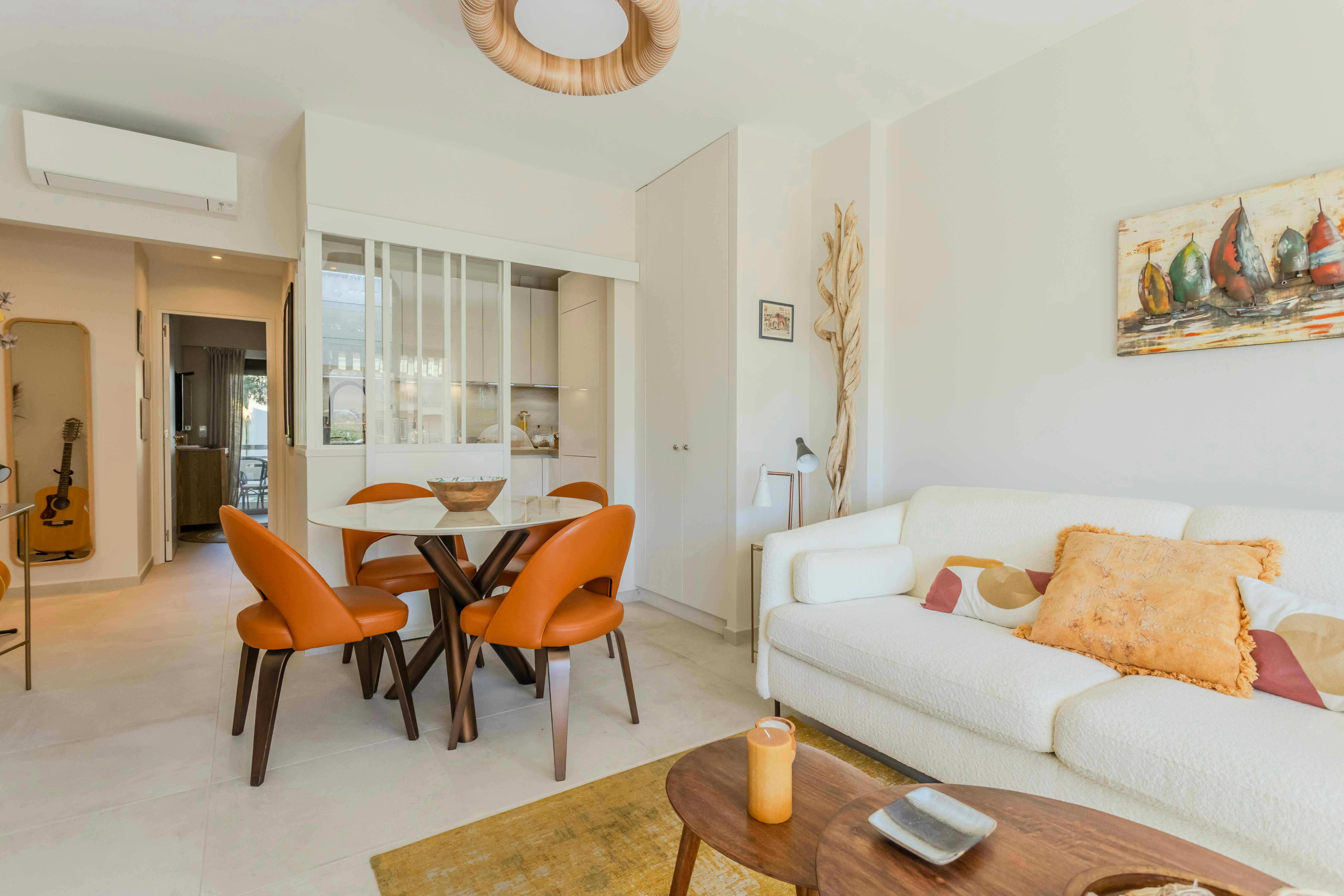 Wohnung zu mieten für 1.710 € pro Monat in Antibes, Rue Fontaine du Pin