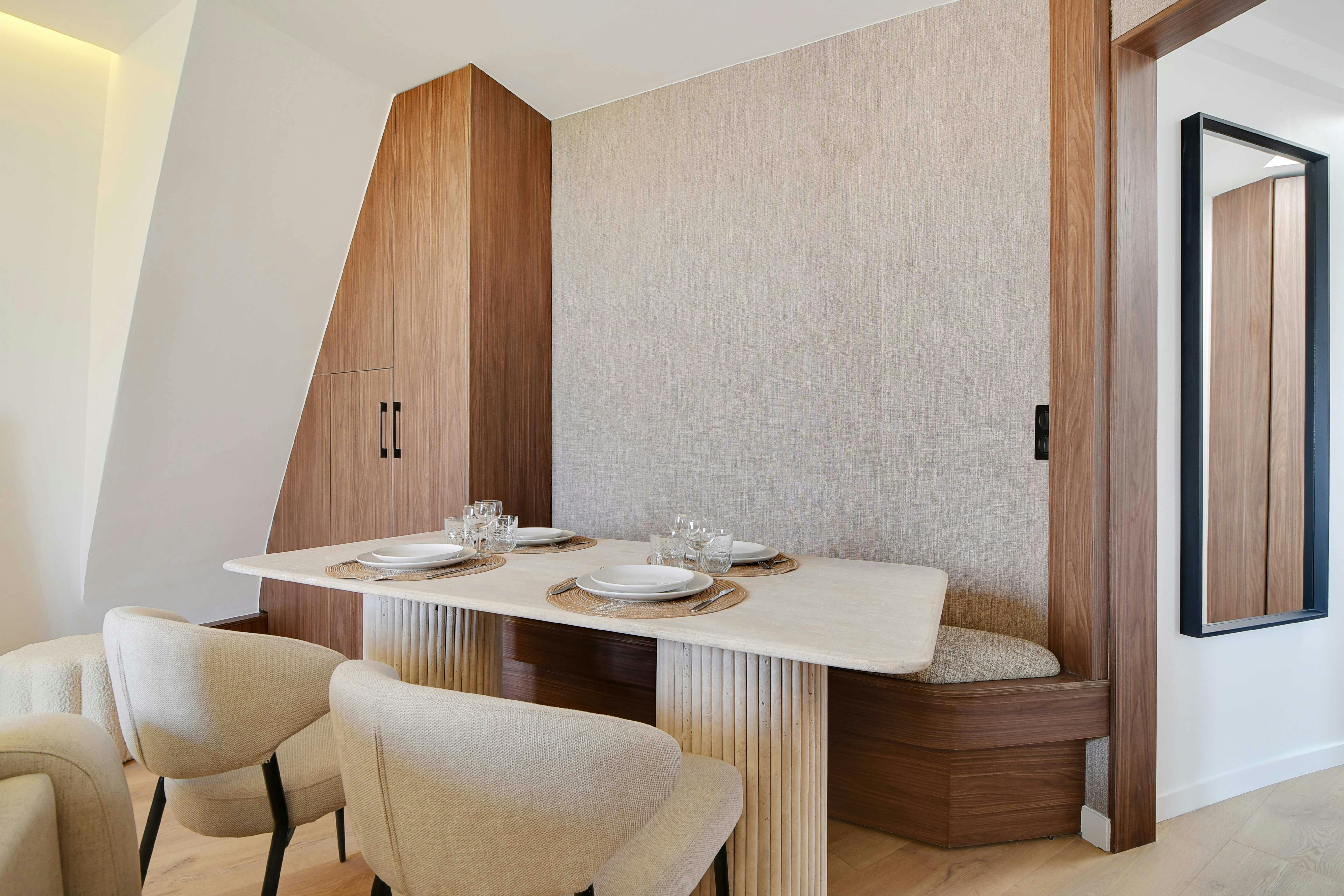 Apartment for rent for €2,565 per month in Paris, Avenue du Général Mangin