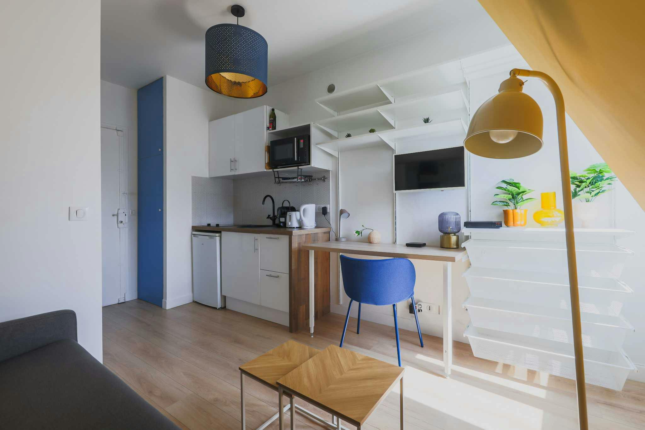 Rue du Faubourg Saint-Martin, Paris preview