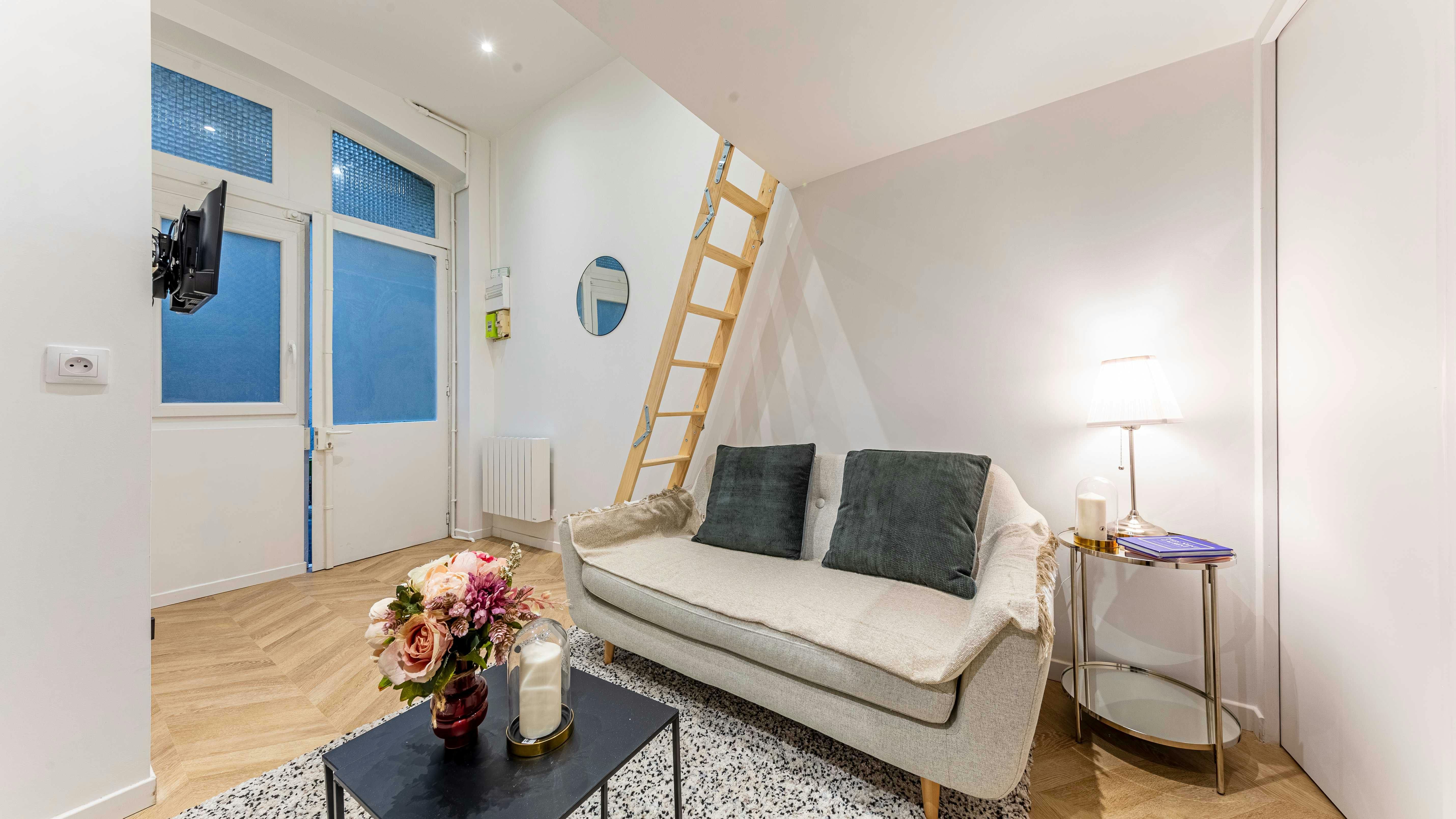 Boulevard Voltaire, Paris preview