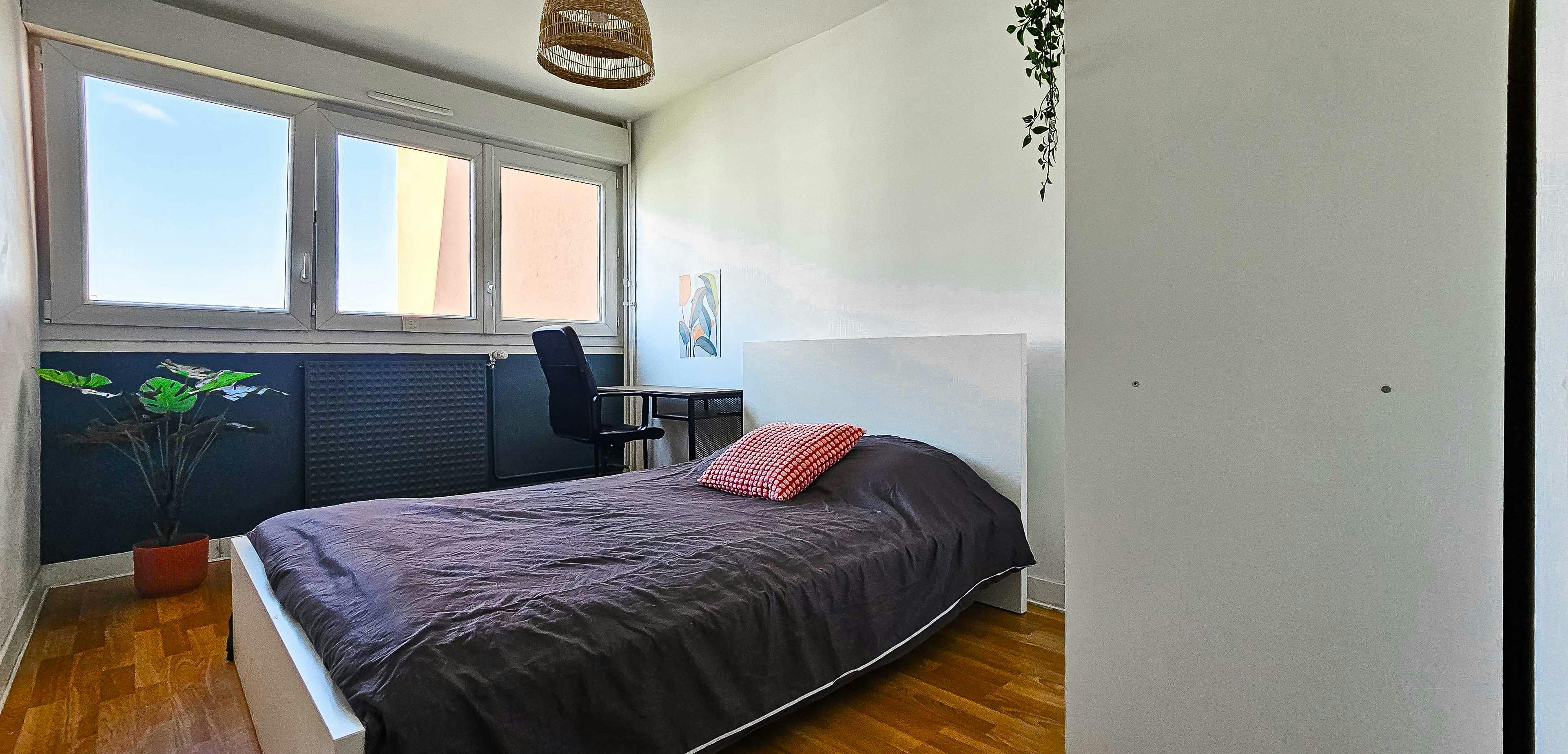 Apartment for rent for €710 per month in Villeurbanne, Rue Bernard Lecache