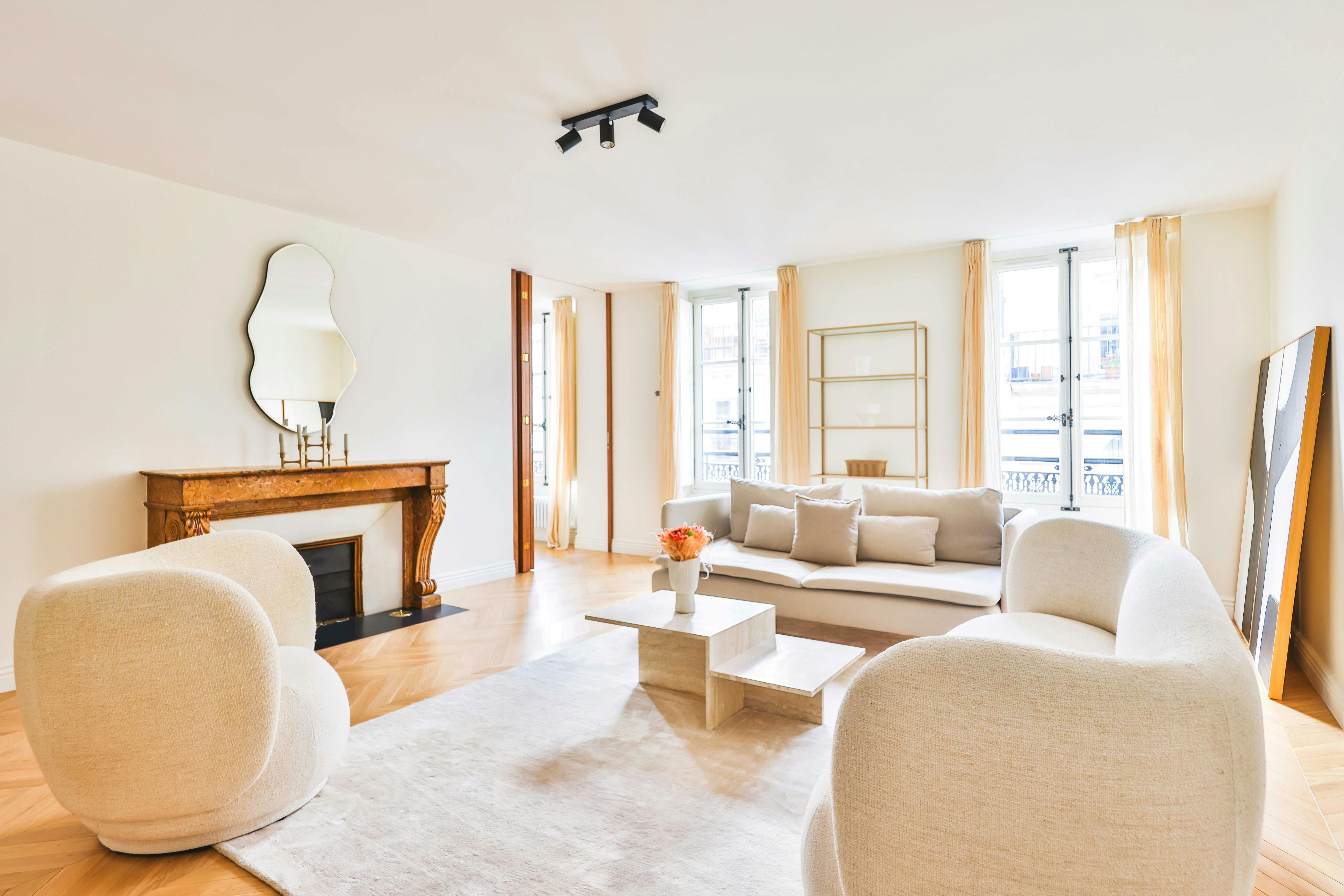 Apartment for rent for €8,550 per month in Paris, Rue d'Enghien