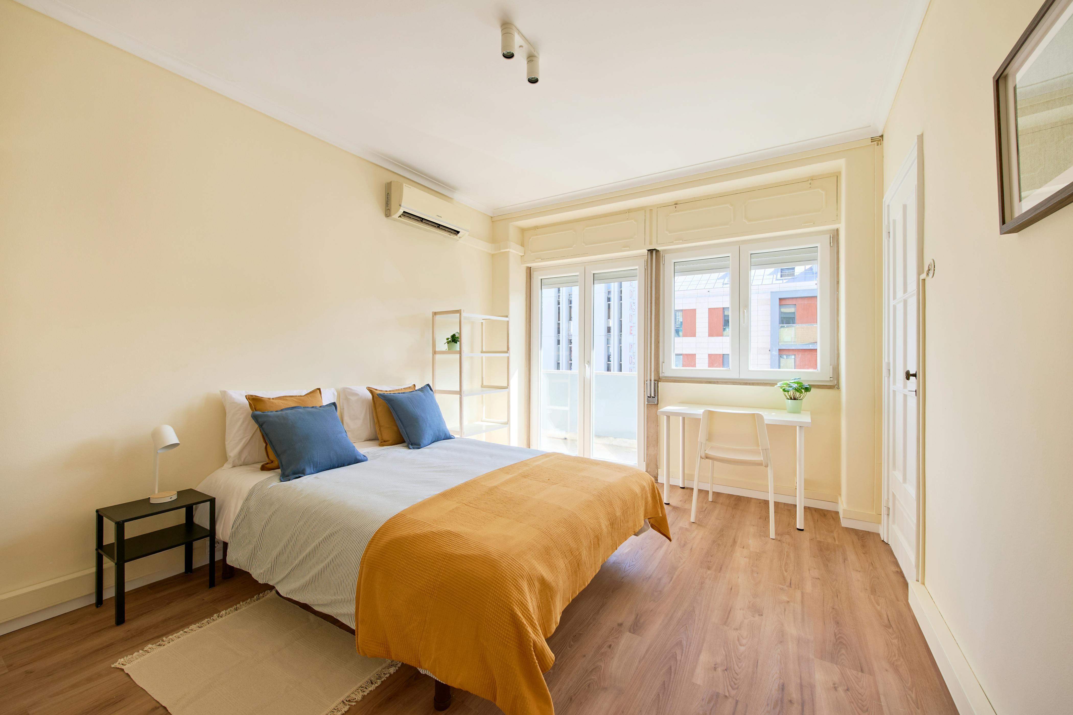 Private room for rent for €635 per month in Lisbon, Avenida Duque de Loulé