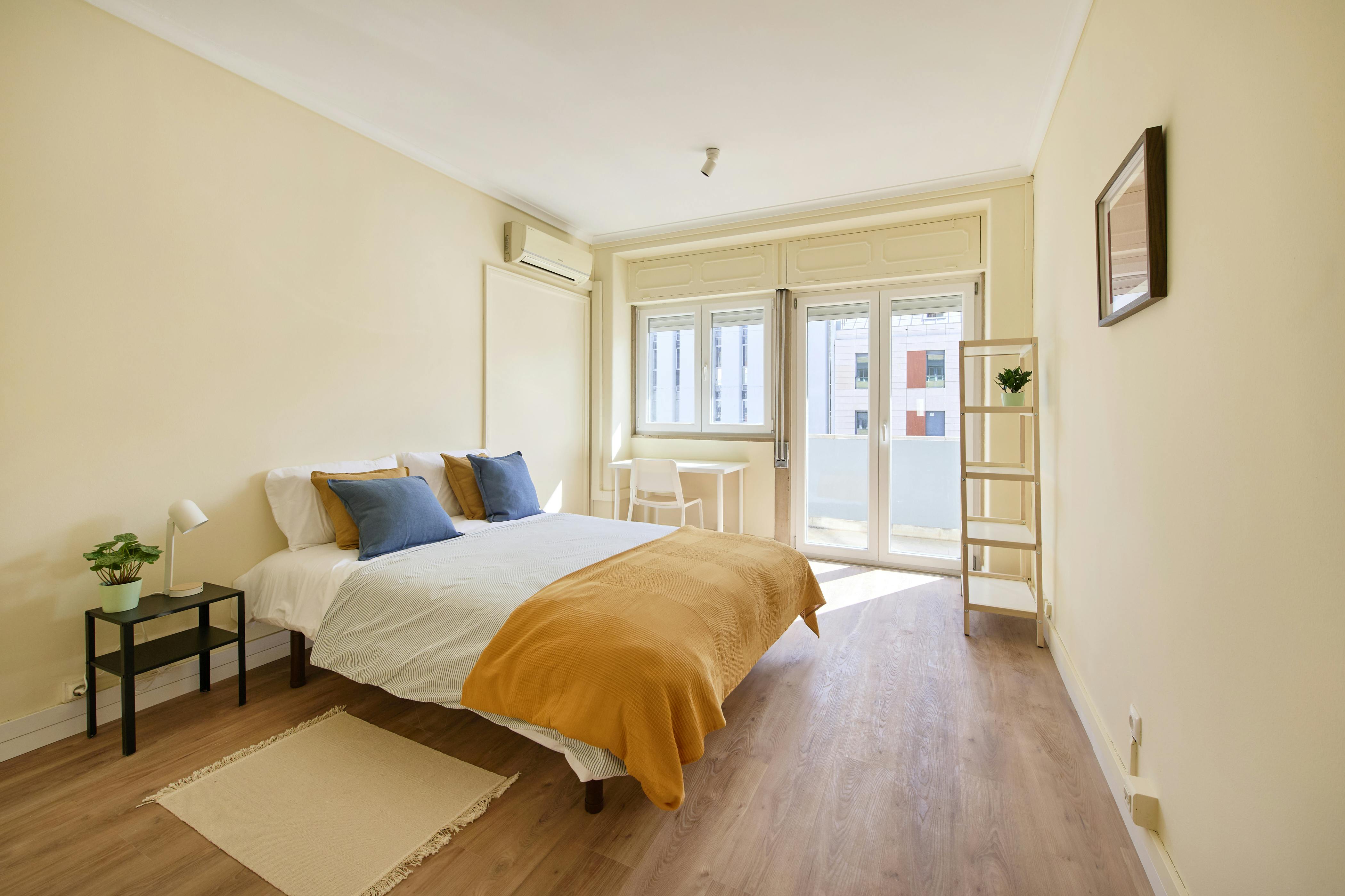 Private room for rent for €632 per month in Lisbon, Avenida Duque de Loulé