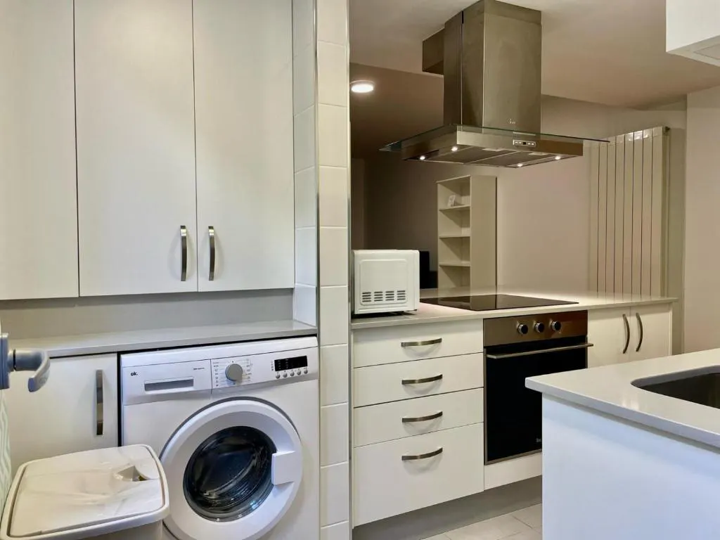 1-Bedroom Apartment in Rúa de García Barbón, Vigo (1686121) ROOM 2