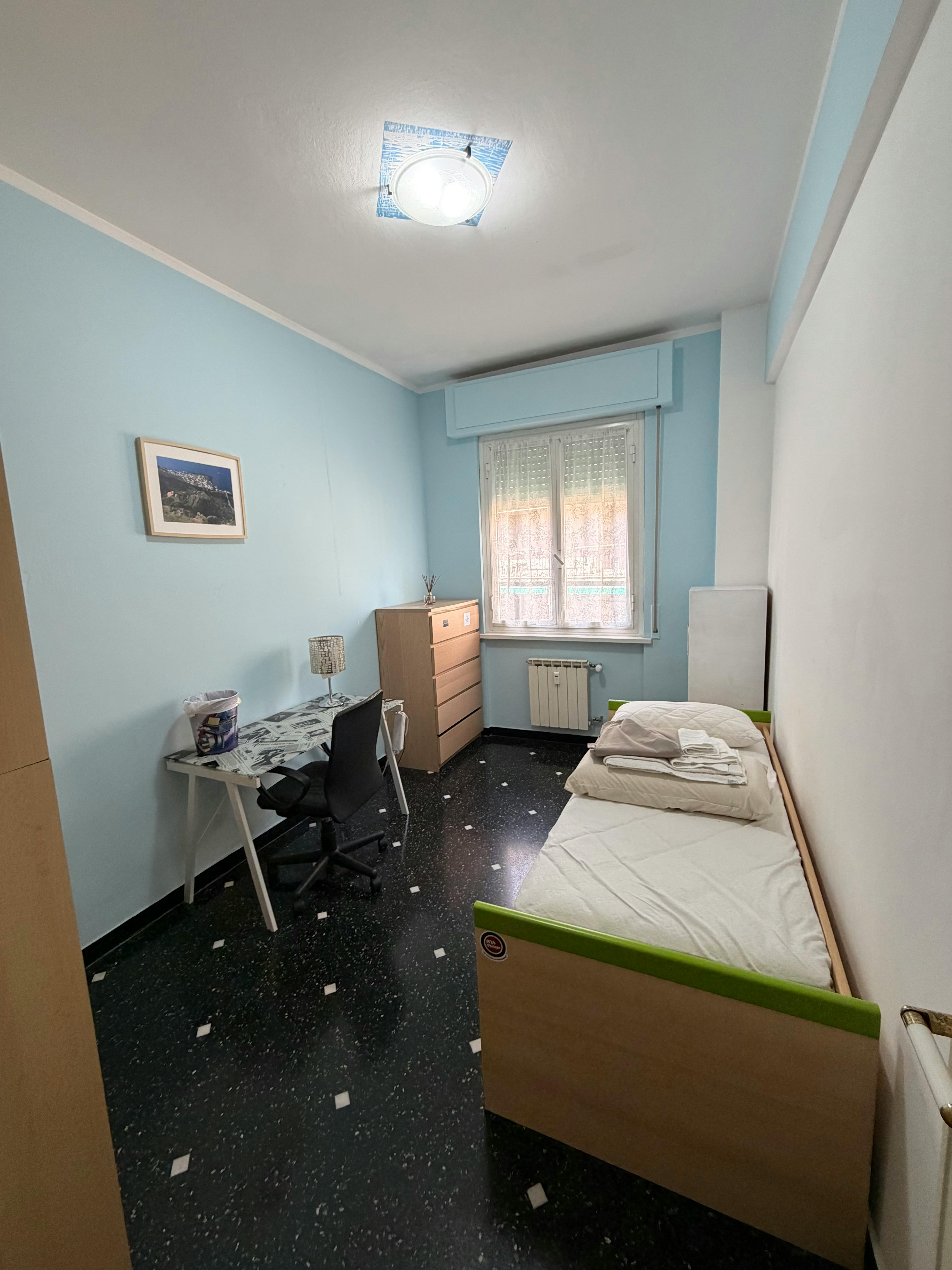 Habitación compartida en alquiler por 550 € al mes en Genoa, Via Arturo Ferretto