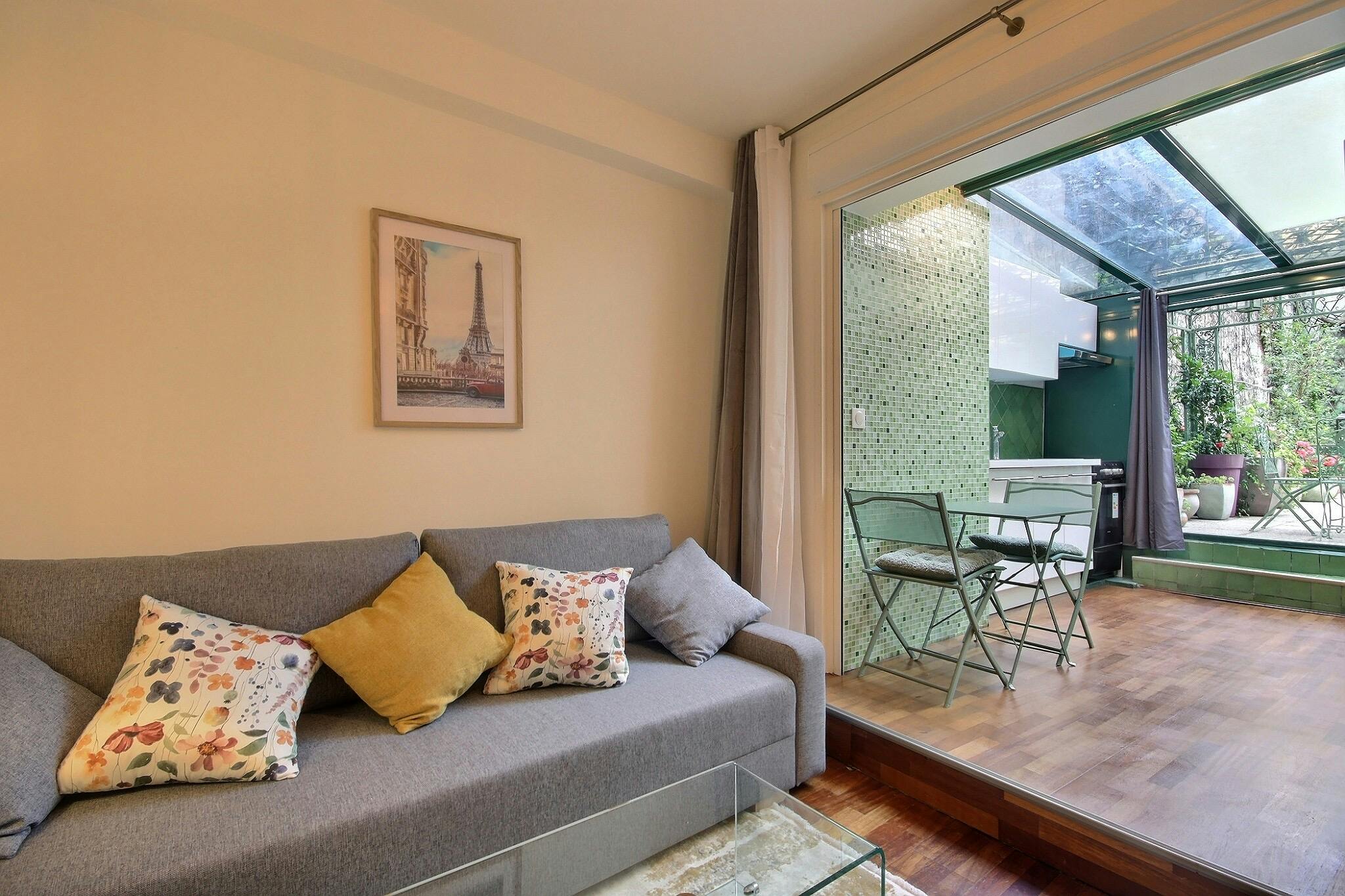 Rue Jean Nicot, Paris preview