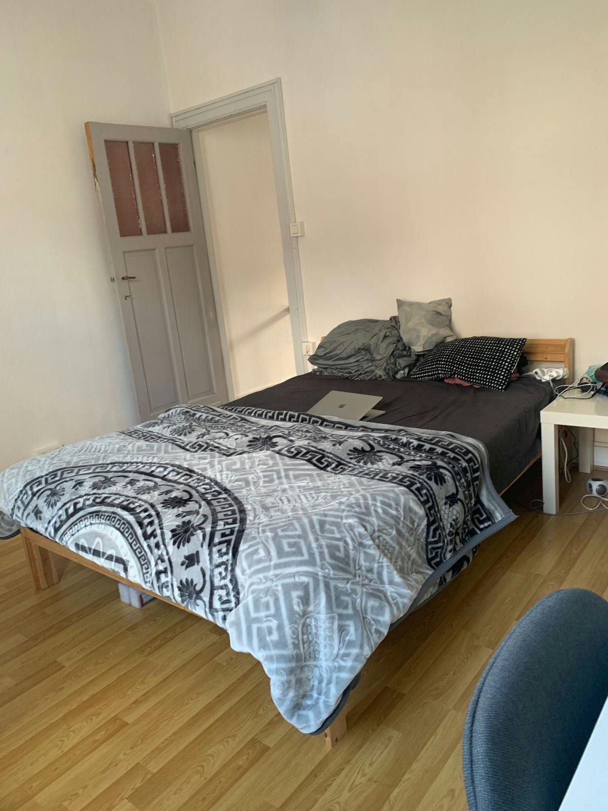 WG-Zimmer zu mieten für 880 € pro Monat in Antwerpen, Kielpark