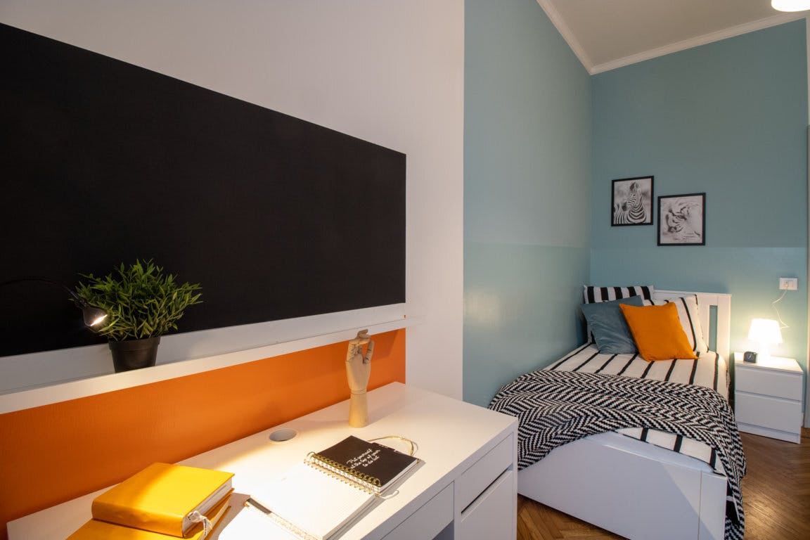 Private room for rent for €570 per month in Brescia, Corso Martiri della Libertà