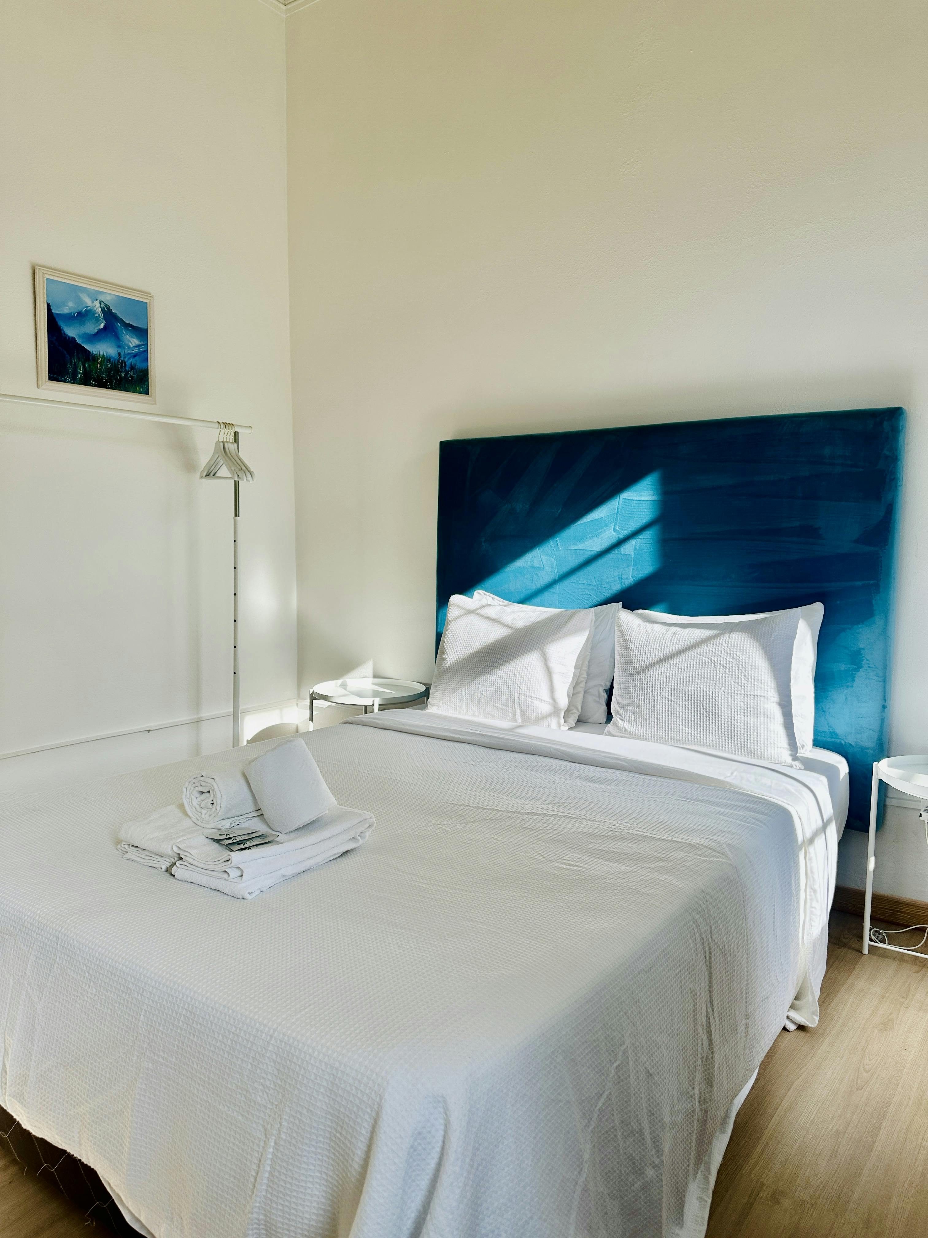 Private room for rent for €700 per month in Faro, Praça Alexandre Herculano