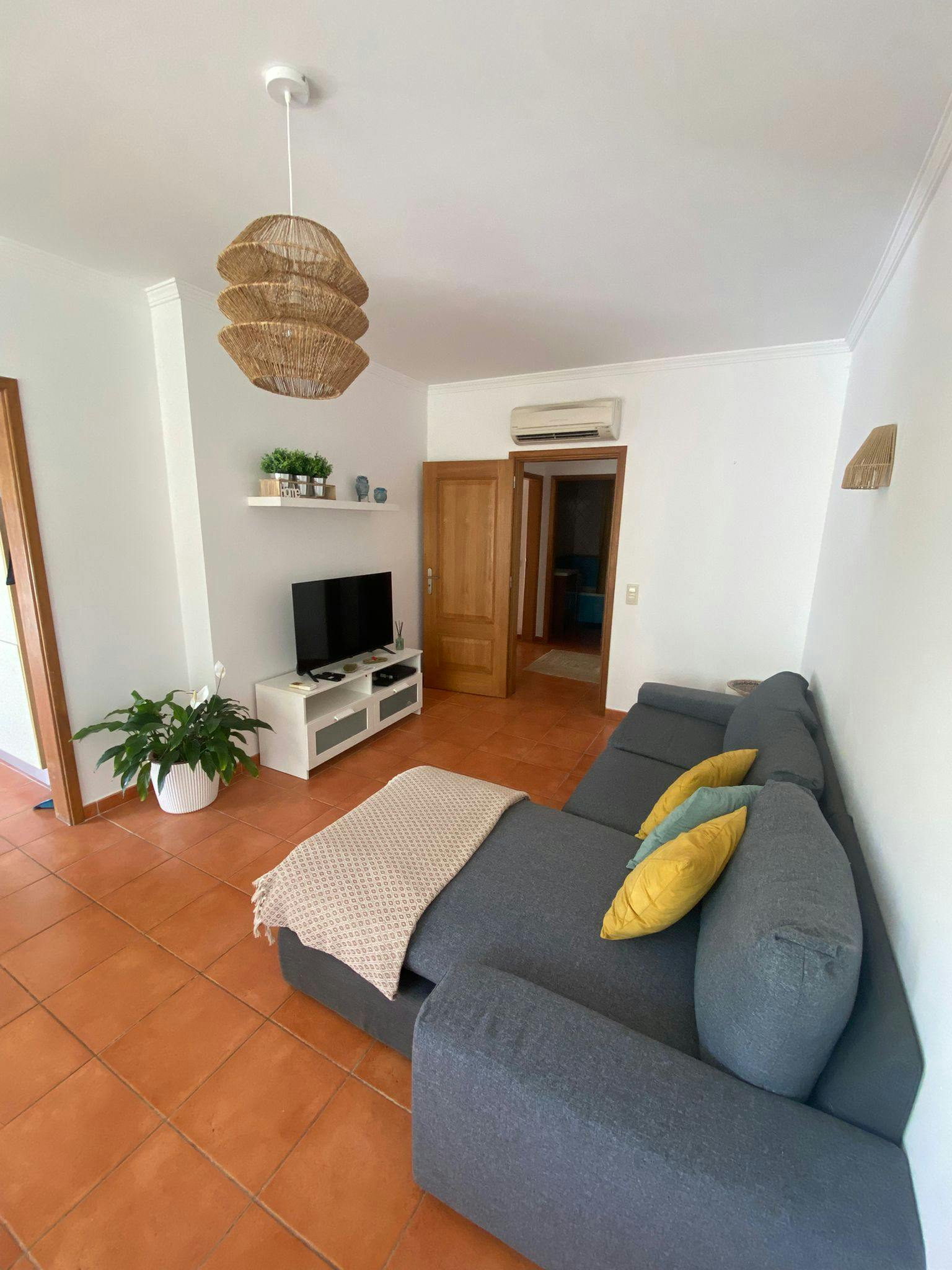 Apartment for rent for €1,050 per month in Tavira, Rua Raúl Brandão