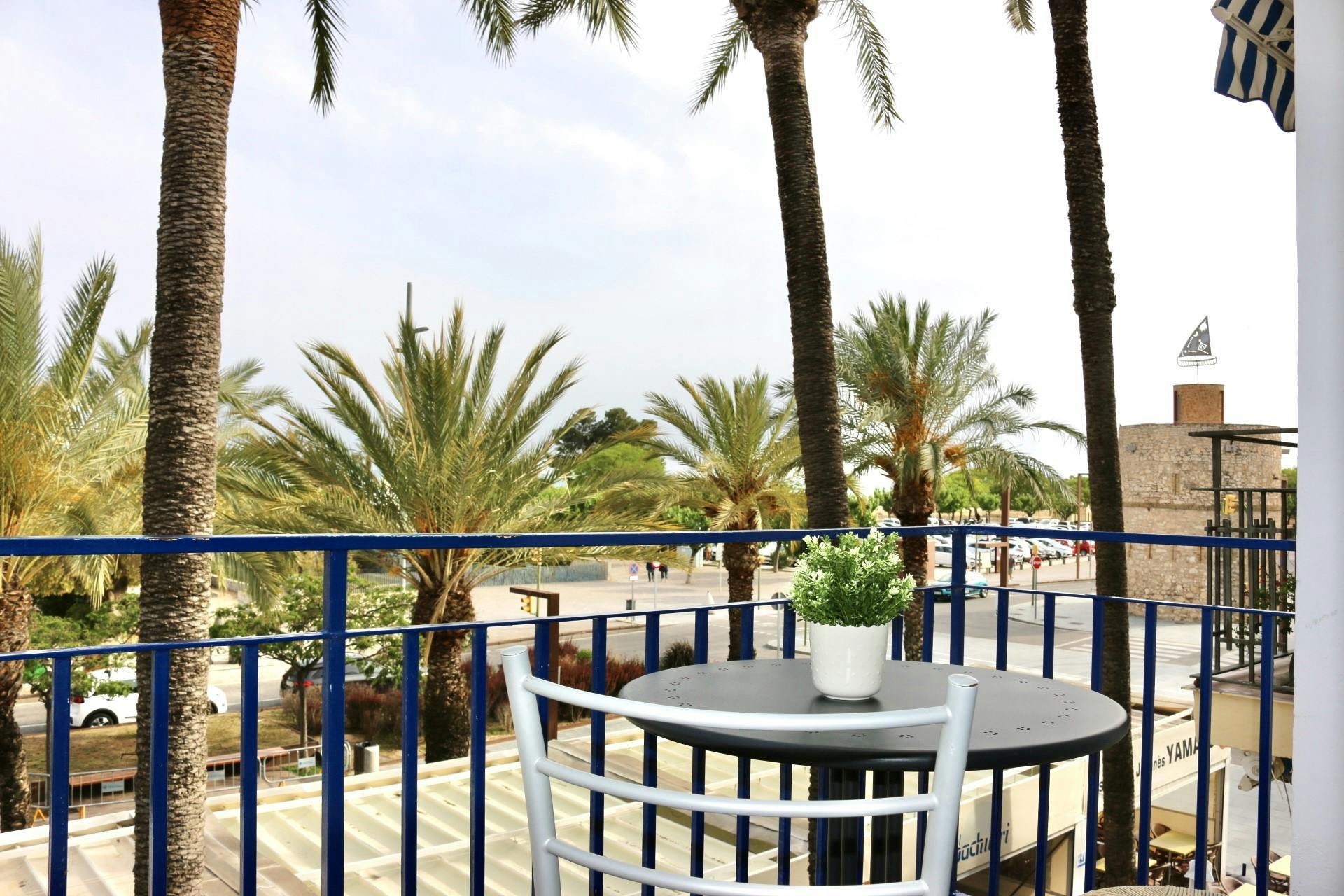 Apartment for rent for €2,400 per month in Vilanova i la Geltrú, Passeig del Carme