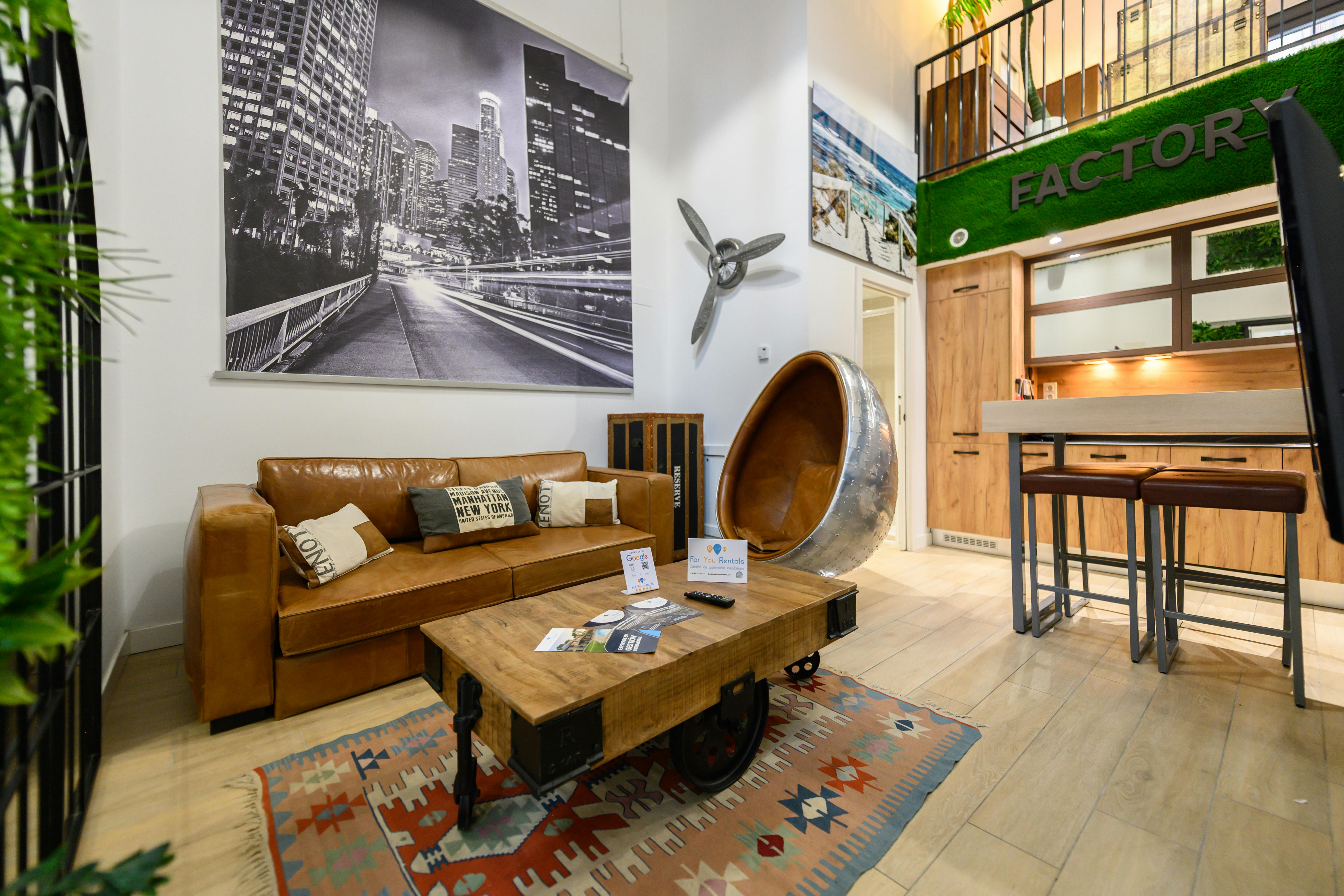 Apartment for rent for €3,000 per month in Madrid, Calle de Algemesí