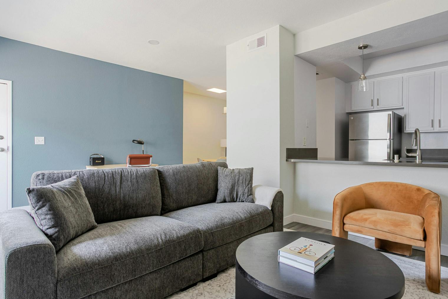 Wohnung zu mieten für $4,861 pro Monat in Los Angeles, North Sweetzer Avenue