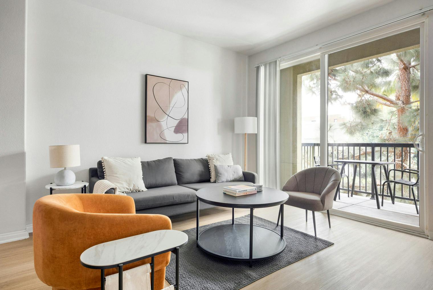 公寓 正在以 €3,912 的月租出租，其位于 Los Angeles, Pershing Drive