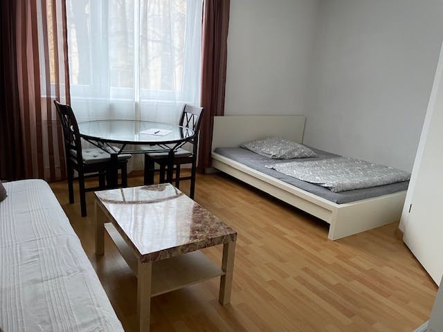 Lägenhet att hyra för 980 € i månaden i München, Lerchenauer Straße