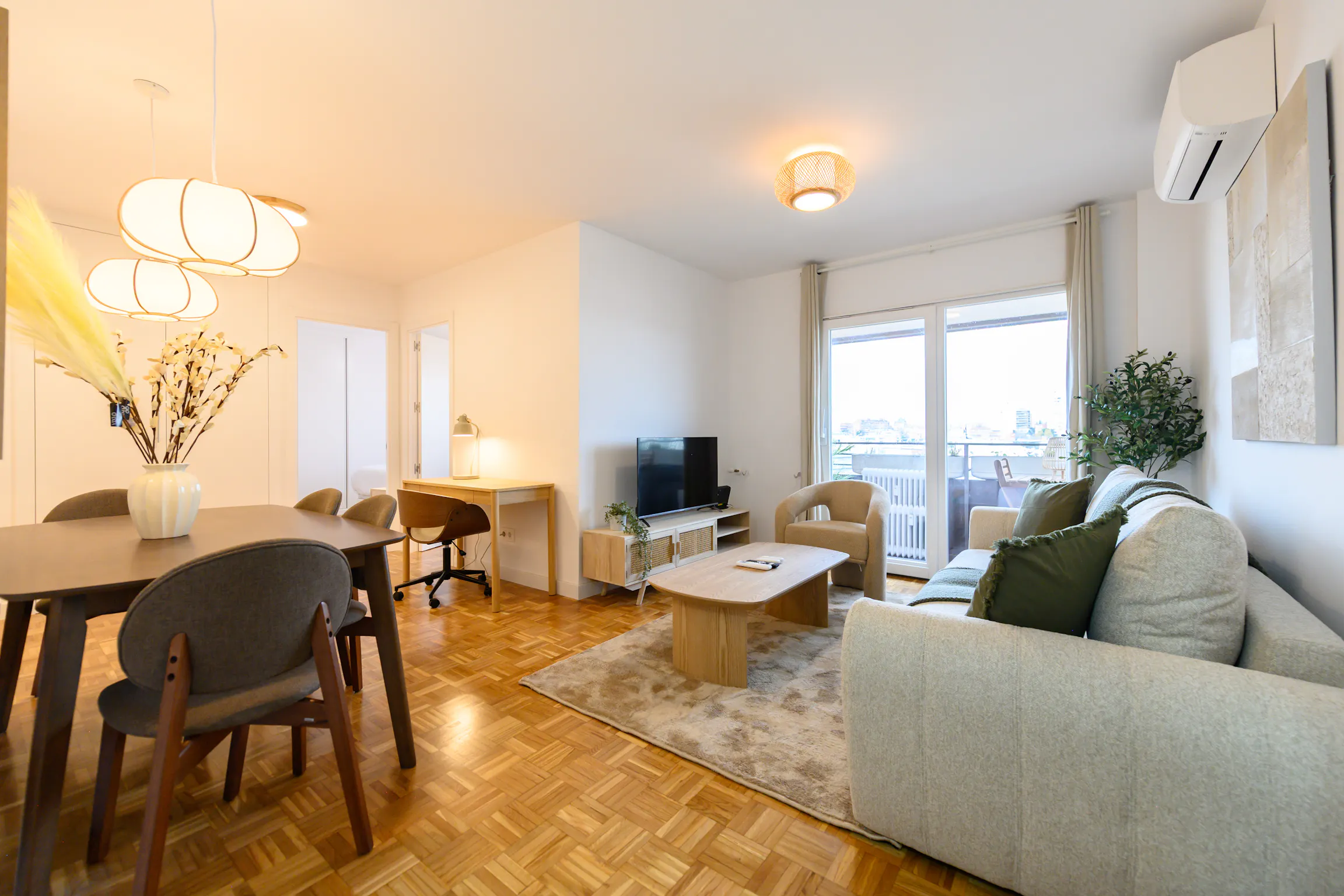 2-Bedroom Apartment in Calle del Moscatelar, Madrid (1686933) ROOM 1