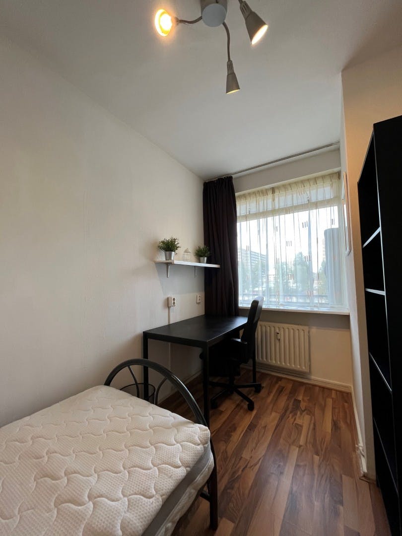 Chambre privée à louer pour 1 000 €/mois à Rotterdam, Kouwenoord