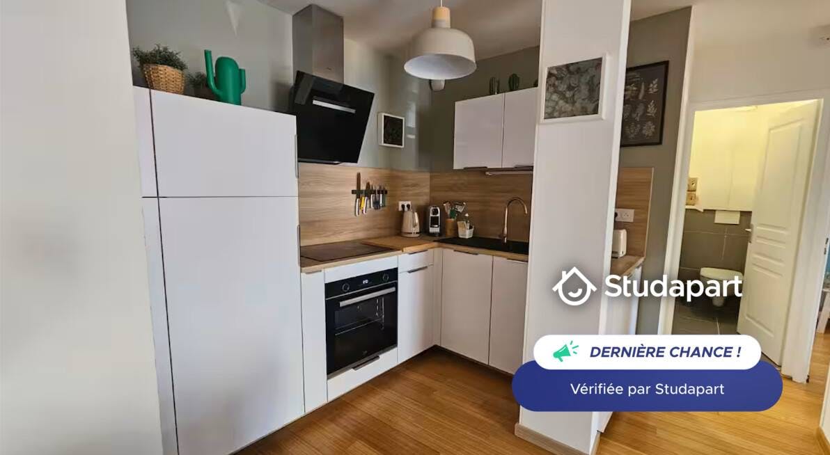 Apartment for rent for €875 per month in Thonon-les-Bains, Grande Rue