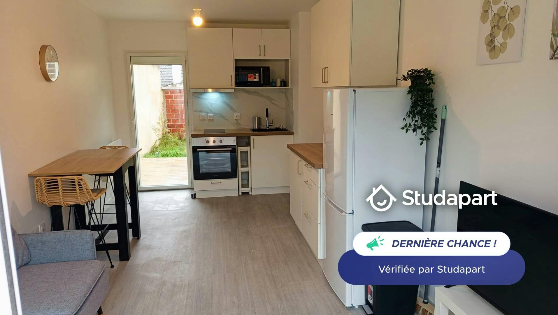 Haus zu mieten für 995 € pro Monat in Champs-sur-Marne, Rue Auguste Vallaud