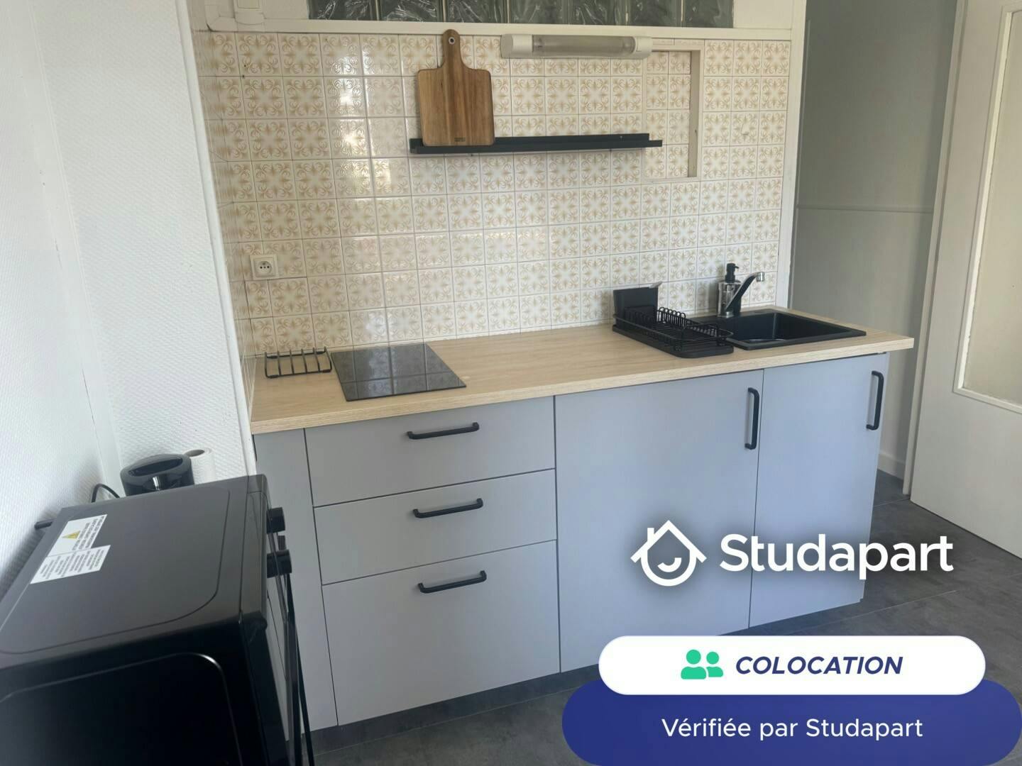 Private room for rent for €370 per month in Rouen, Rue Brisout de Barneville