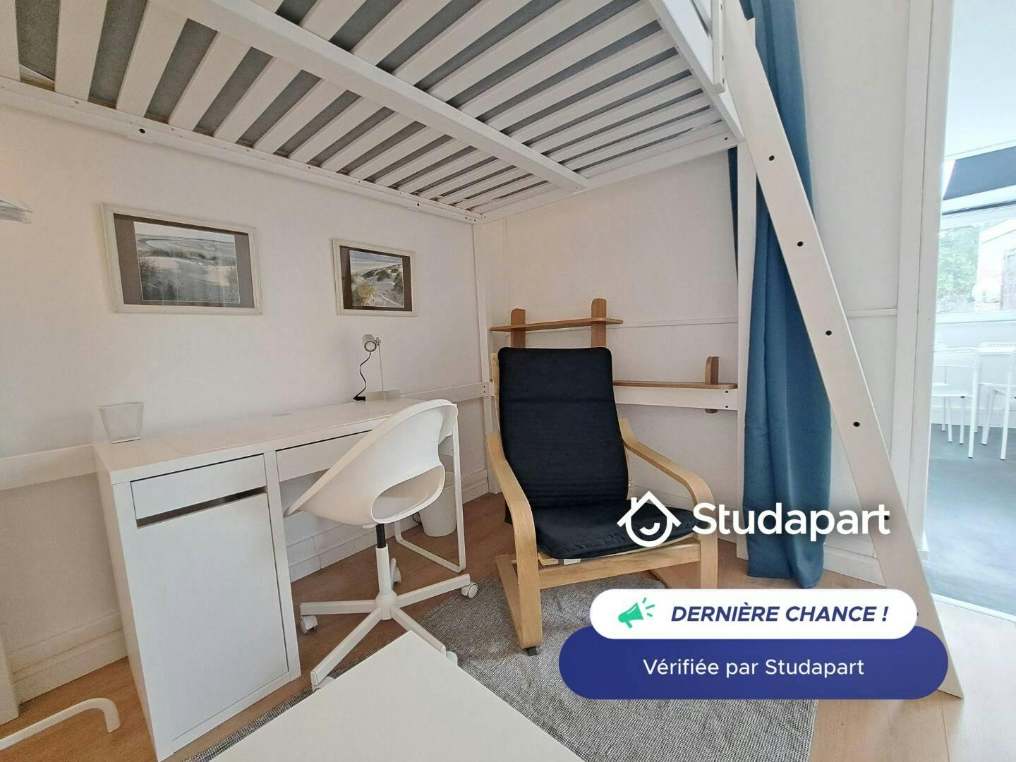 Apartment for rent for €900 per month in Lille, Rue du Faubourg de Roubaix