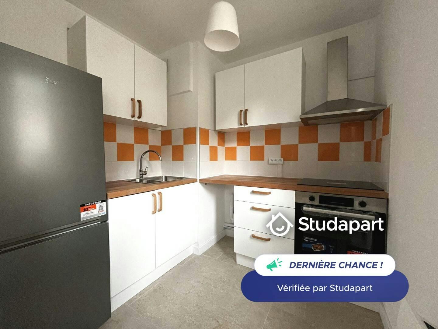 Apartment for rent for €550 per month in Reims, Rue Goiot
