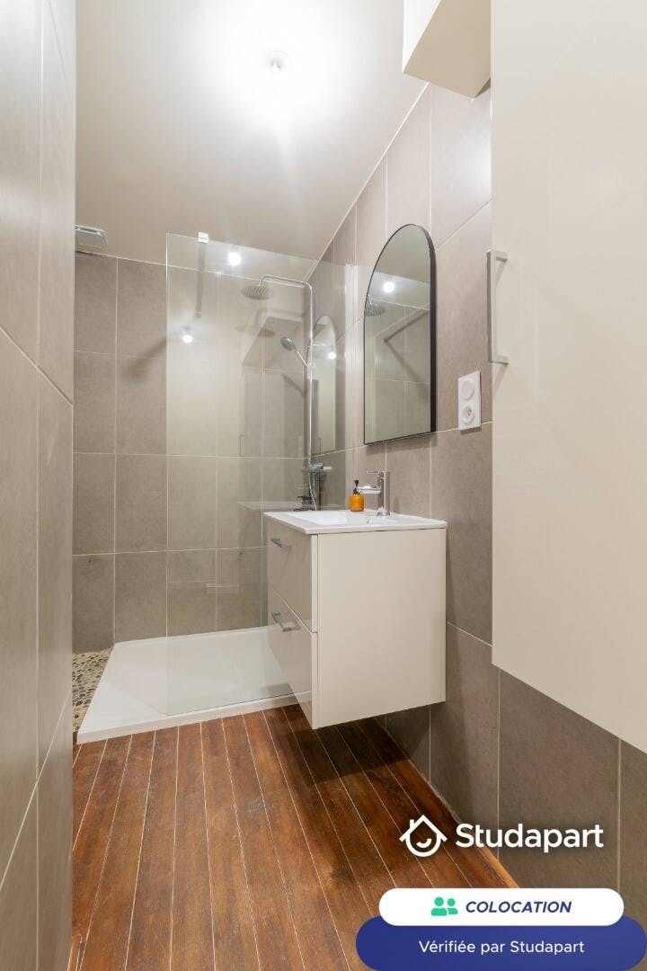 Private room for rent on Rue Astruc, Nîmes - Widok 5