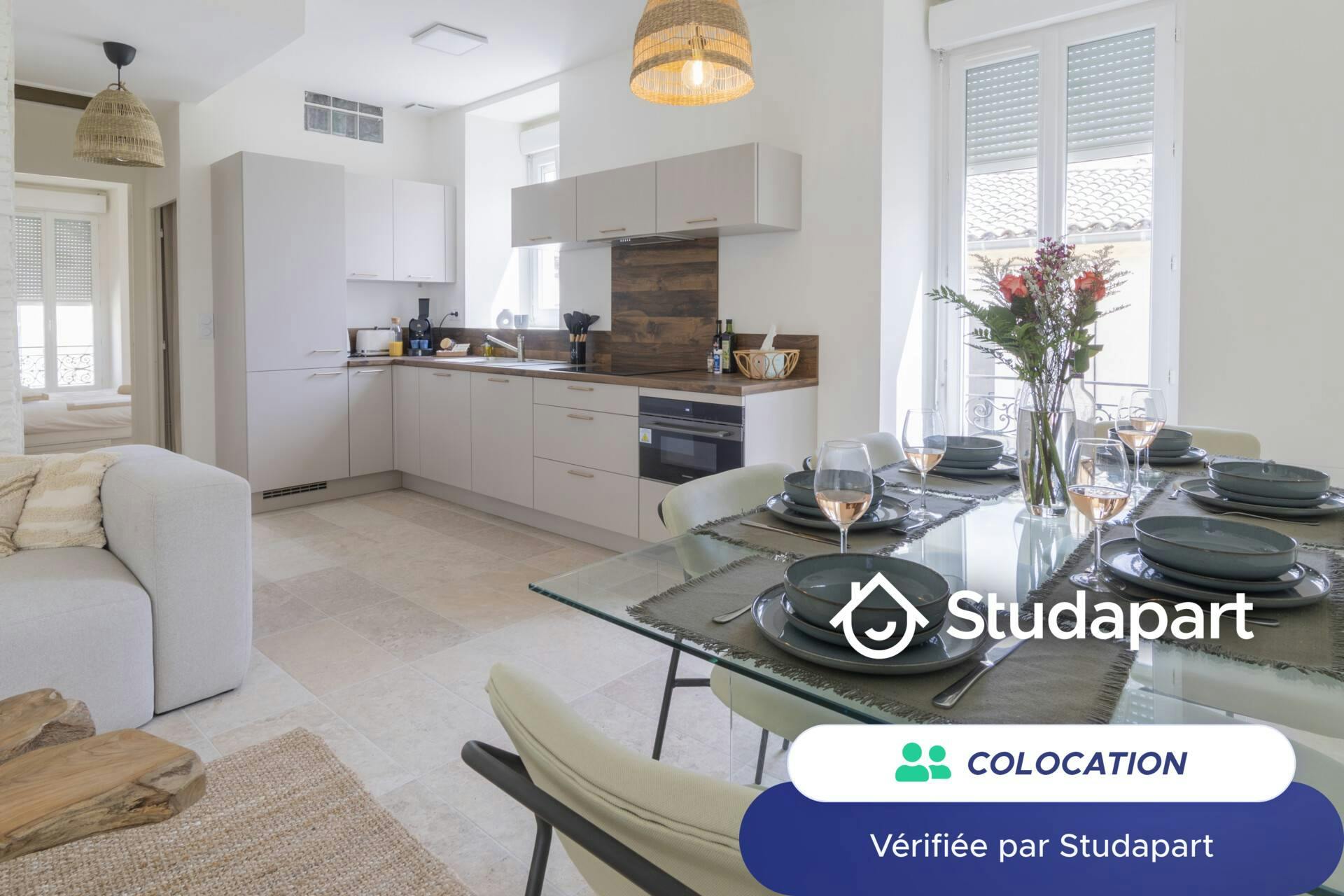 Private room for rent for €440 per month in Nîmes, Rue Astruc