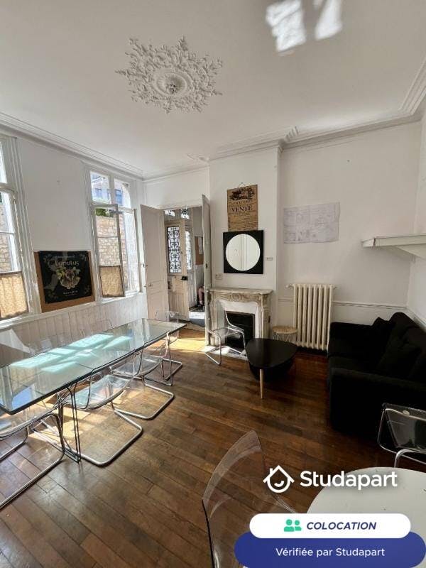 Private room for rent for €395 per month in Compiègne, Rue de Bouvines