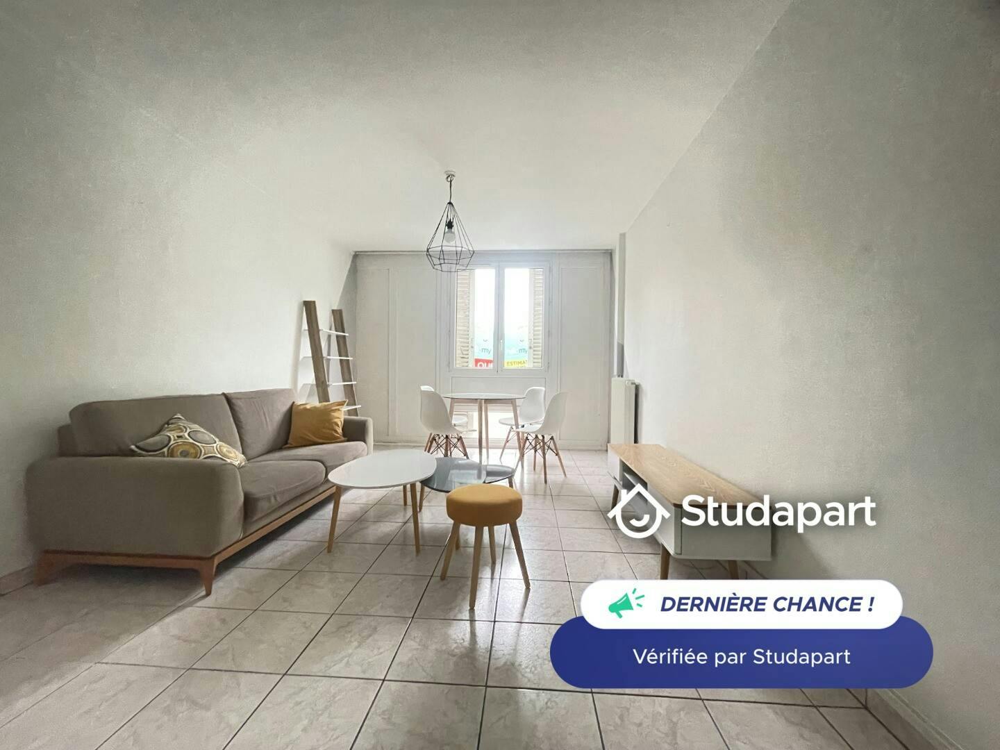 Appartamento in affitto a 690 € al mese a Reims, Rue des Marmouzets