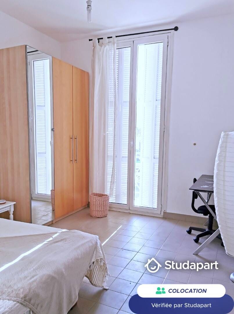 Private room for rent for €670 per month in Nice, Boulevard de la Madeleine