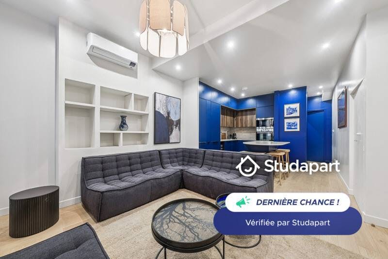 Apartment for rent for €1,200 per month in Marseille, Rue de la Cathédrale