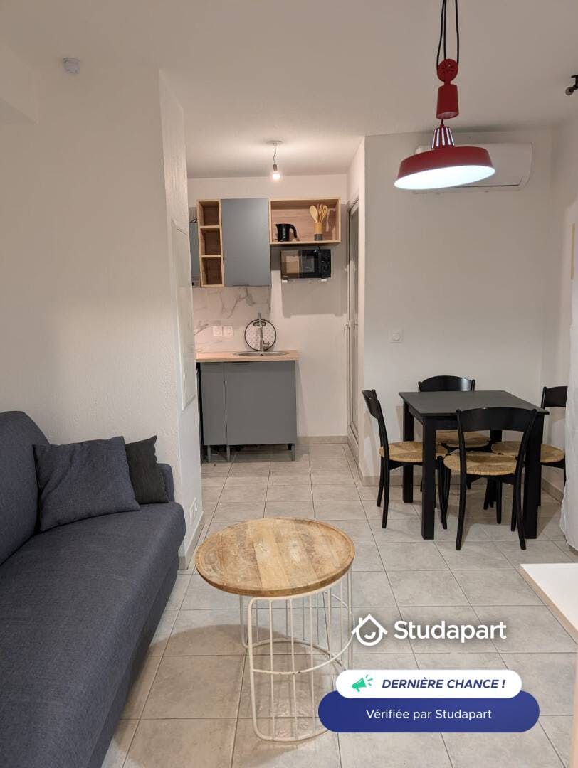 Apartment for rent for €780 per month in Nice, Rue Fornero Meneï