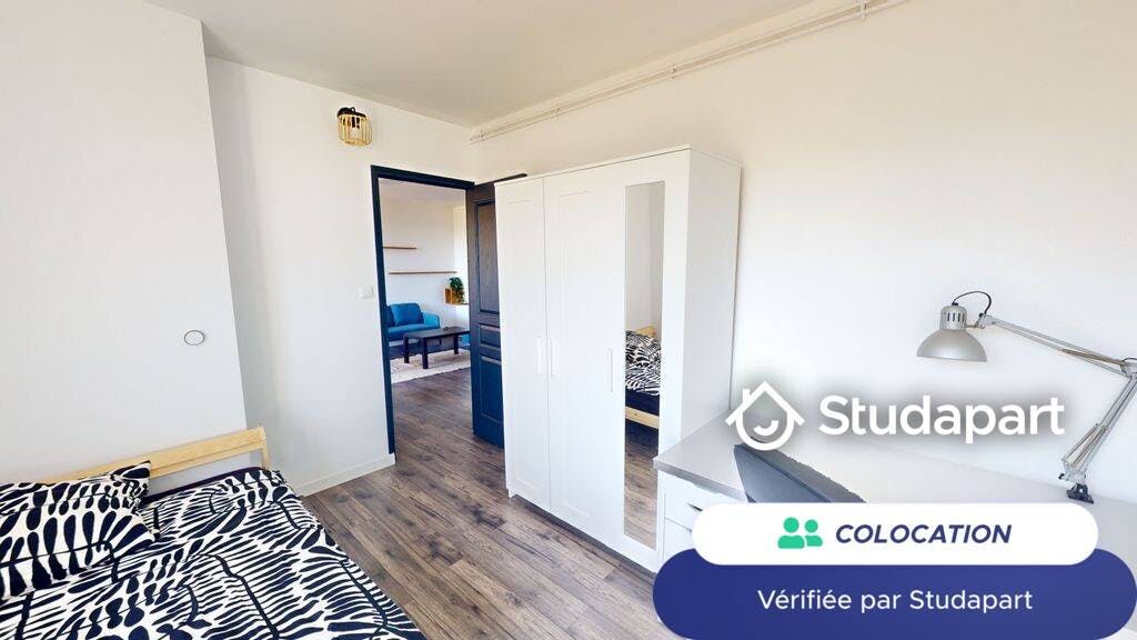 Private room for rent on Place de Milan, Toulouse