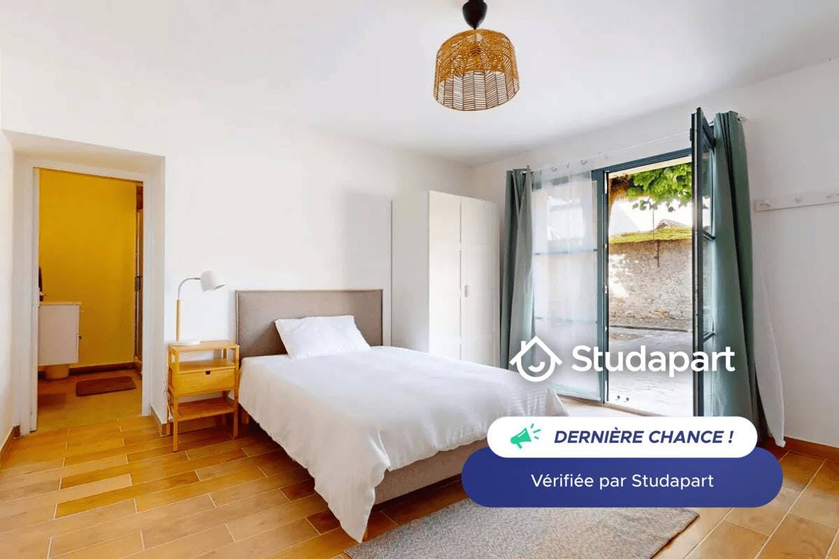 House for rent for €1,280 per month in Fontainebleau, Rue Marrier