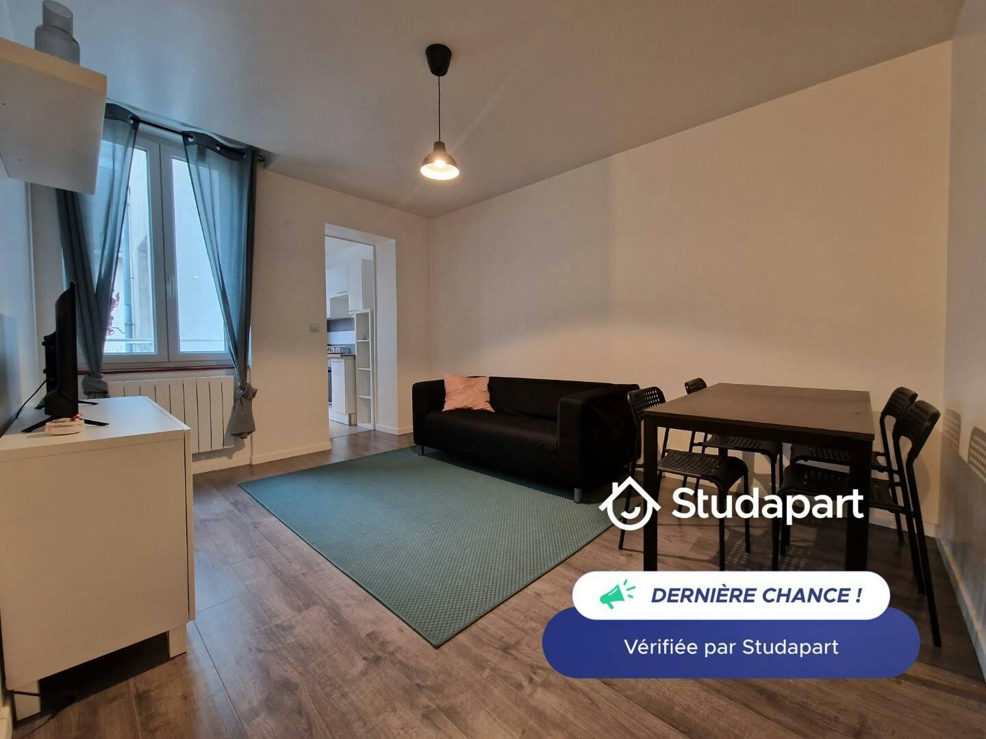 House for rent for €750 per month in Reims, Rue Maillefer