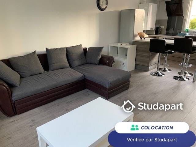 Private room for rent for €420 per month in Troyes, Rue Jean Berthelin