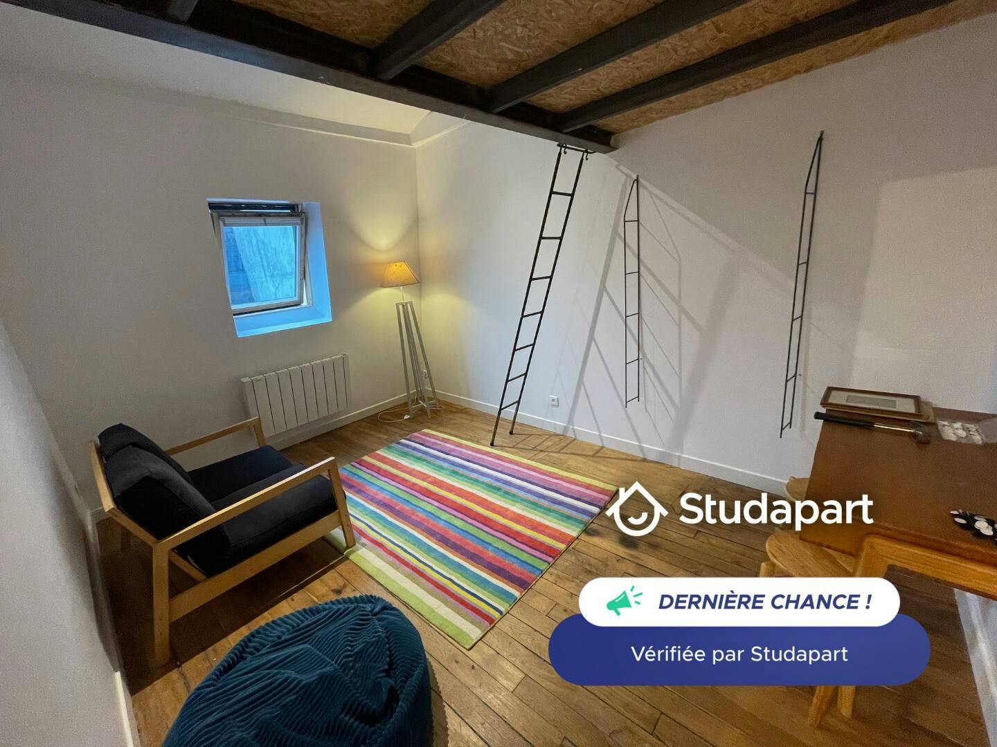 Apartment for rent for €1,390 per month in Paris, Avenue Duquesne