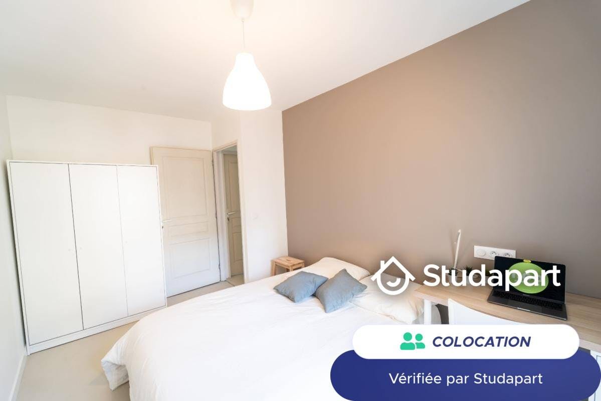 WG-Zimmer zu mieten für 395 € pro Monat in Angoulême, Rue de la Corderie