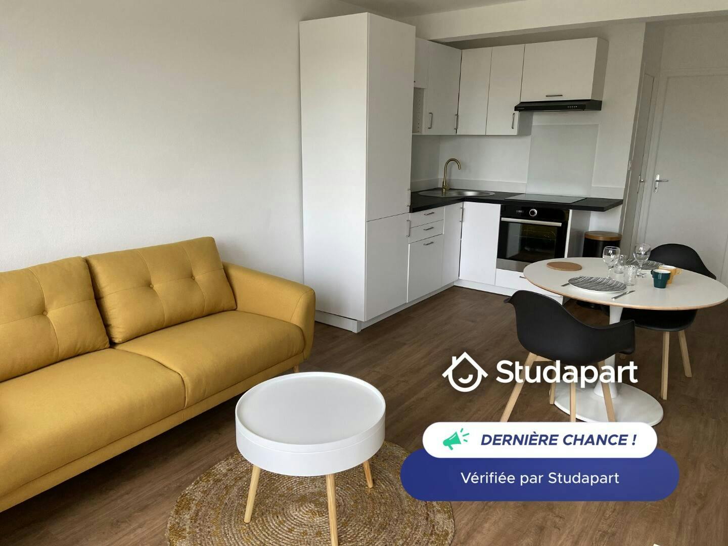 Apartment for rent for €775 per month in Laval, Rue Jean Mermoz