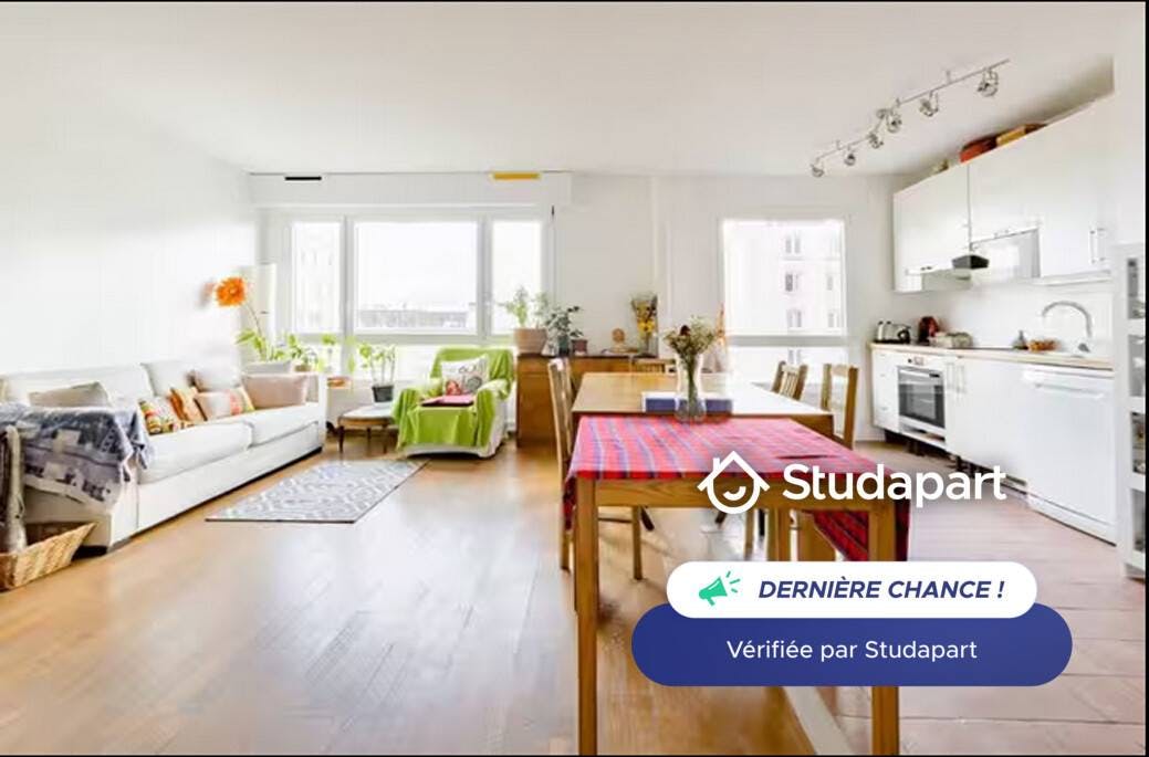 Apartment for rent for €2,700 per month in Paris, Rue Rebeval