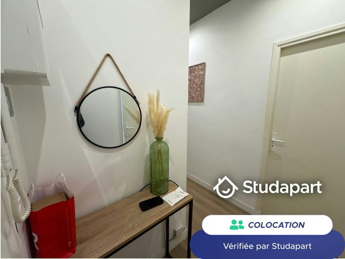 Private room for rent on Rue Vincent Leblanc, Marseille - Plus