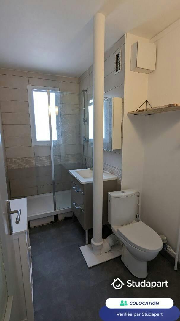 Private room for rent on Rue de la Trémissinière, Nantes - Plus
