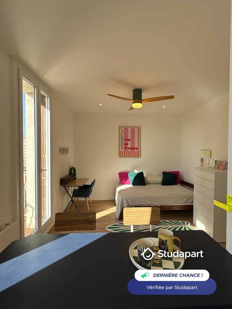 Wohnung zu mieten für 590 € pro Monat in Toulon, Rue Masséna
