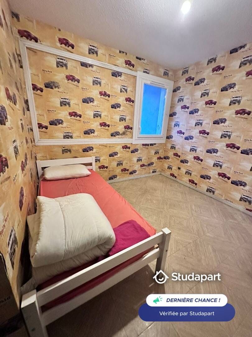 Haus zu mieten für 500 € pro Monat in Marseille, Boulevard National