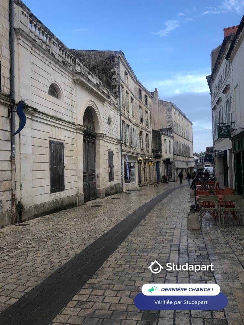 Wohnung zu mieten für 580 € pro Monat in La Rochelle, Rue Gargoulleau