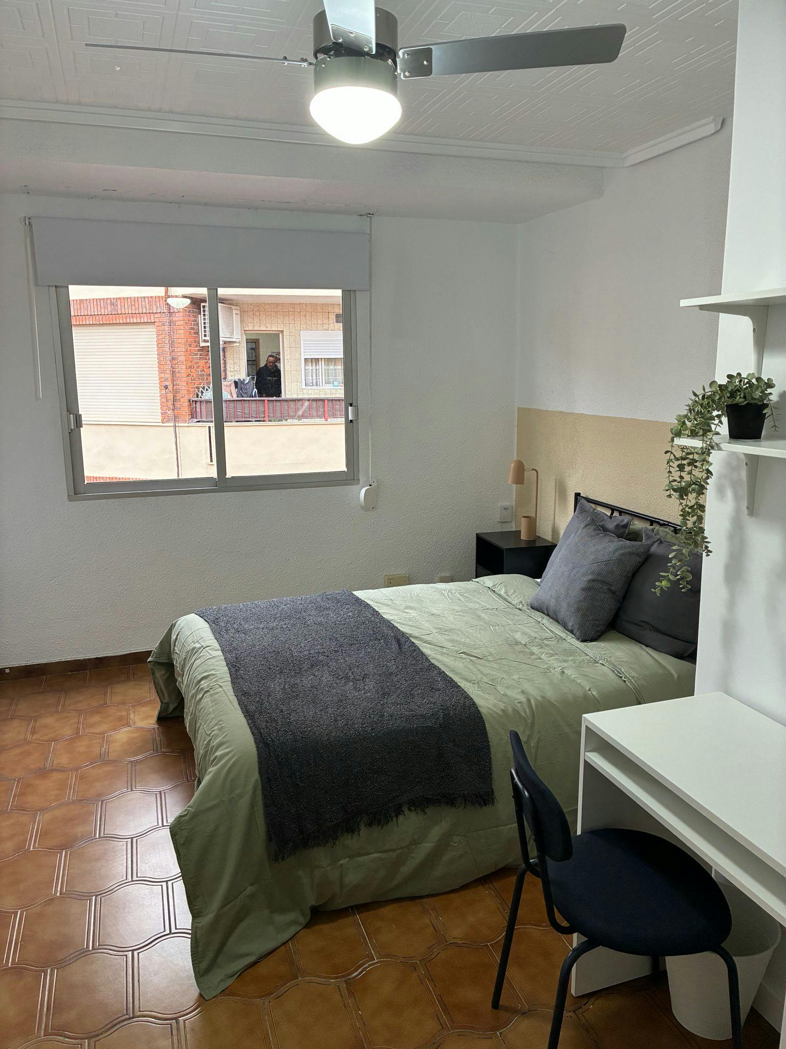 Single room Torrent, 1 bed, 12m² — photo 1