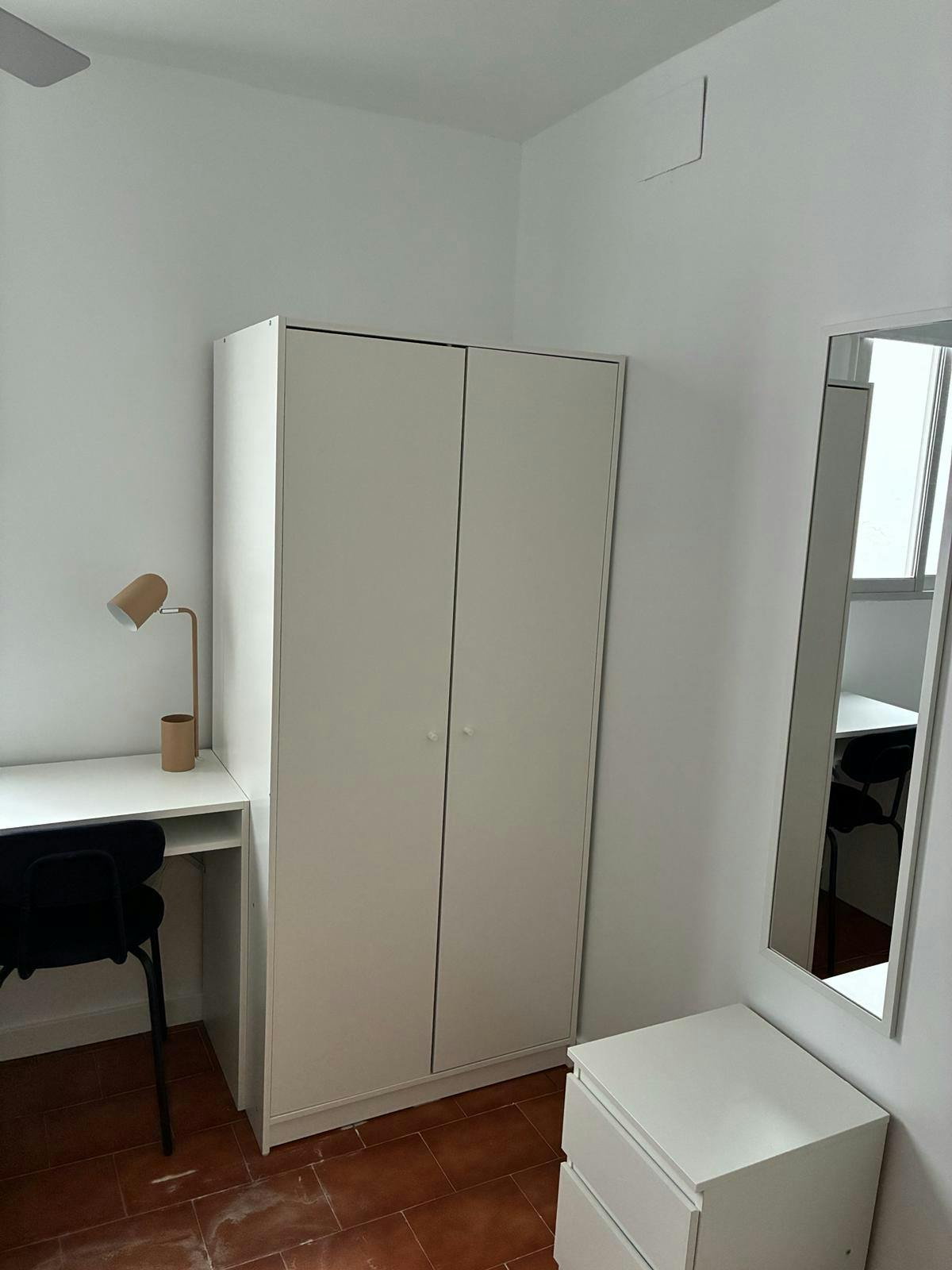 Single room Torrent, 1 bed, 7m² — photo 2